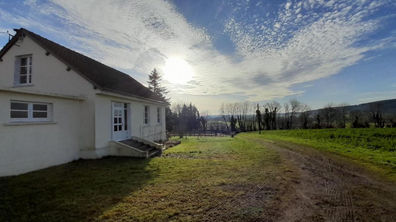 Gite Cottage Chaleureux En Pleine Campagne Vue Sur Les Monts Et Forets Et Le Chateau De Carrouges Exterior foto